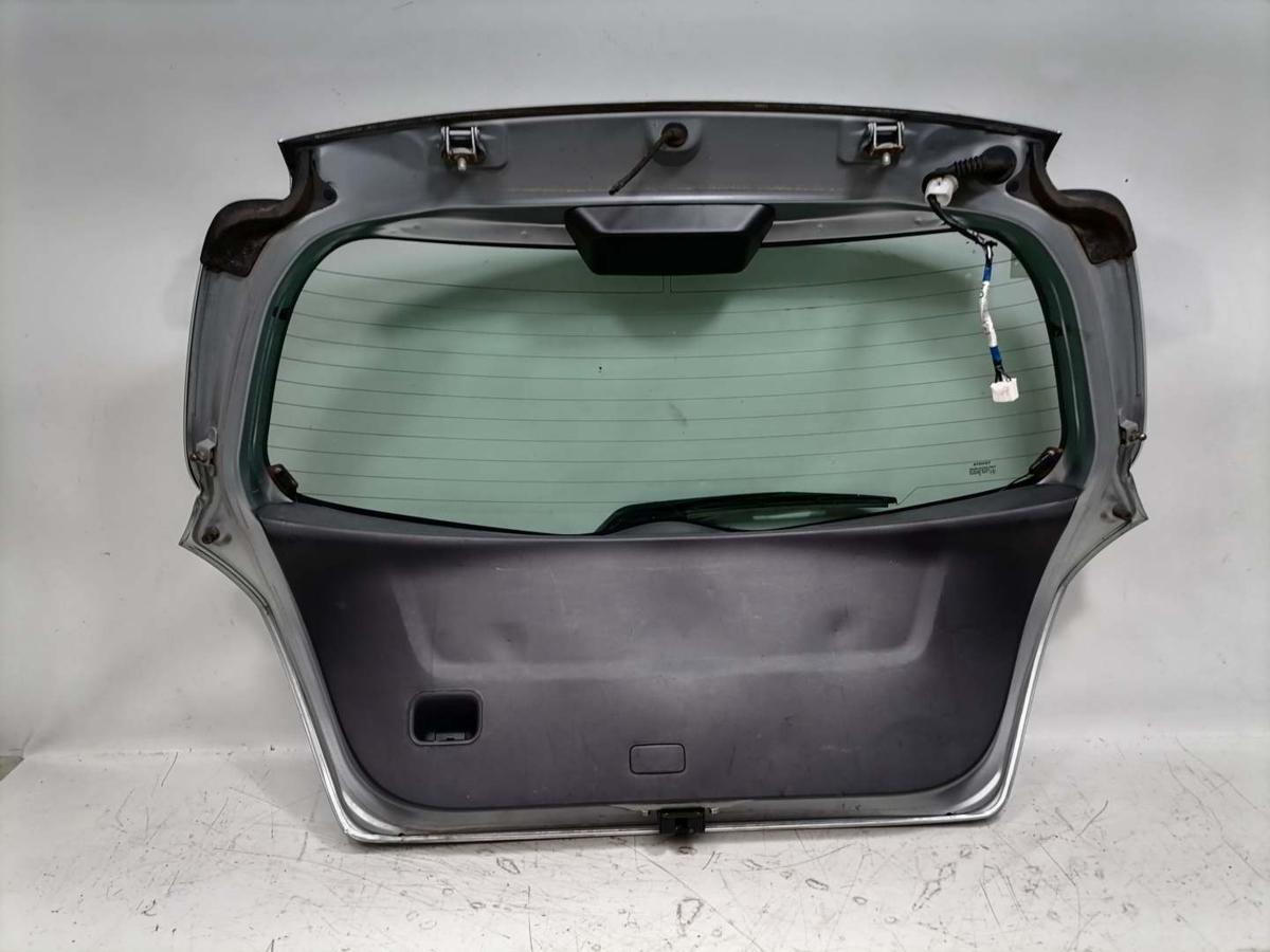 Toyota Yaris original Heckklappe mit Heckscheibe 1F8 Medium Silver Bj.2011